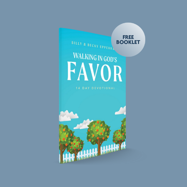Run Your Race S3rr - Walking in God's Favor: 14 Day Devotional - Booklet