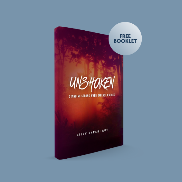 Run Your Race S8RR - Unshaken: Standing Strong When Offense Knocks - Booklet